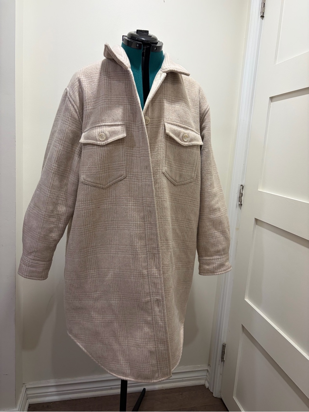 Women’s Cream Plaid Long Shacket Coat